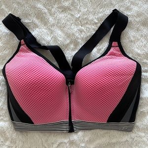 Victoria secret sports bra size 32D